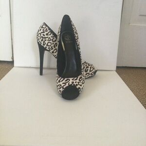 NWOT Guess Women's Animal Print Heels
